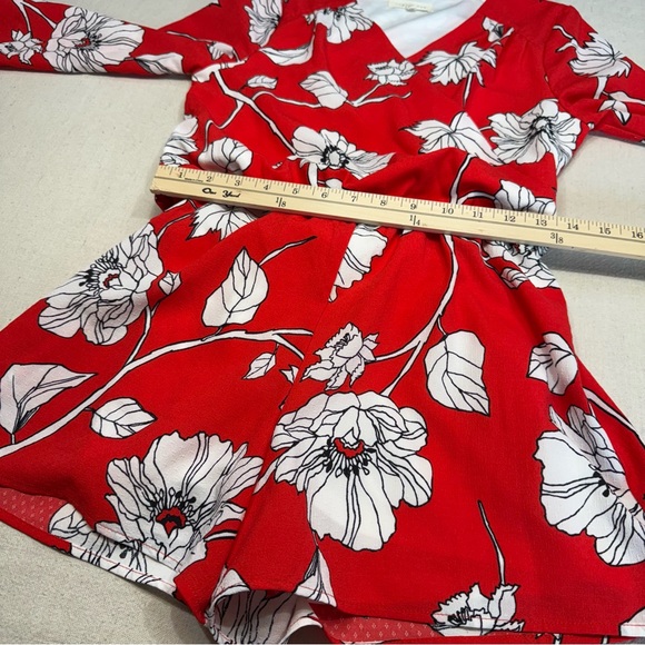 Copper Key Red & White Floral Romper - Size XS - Picture 10 of 16